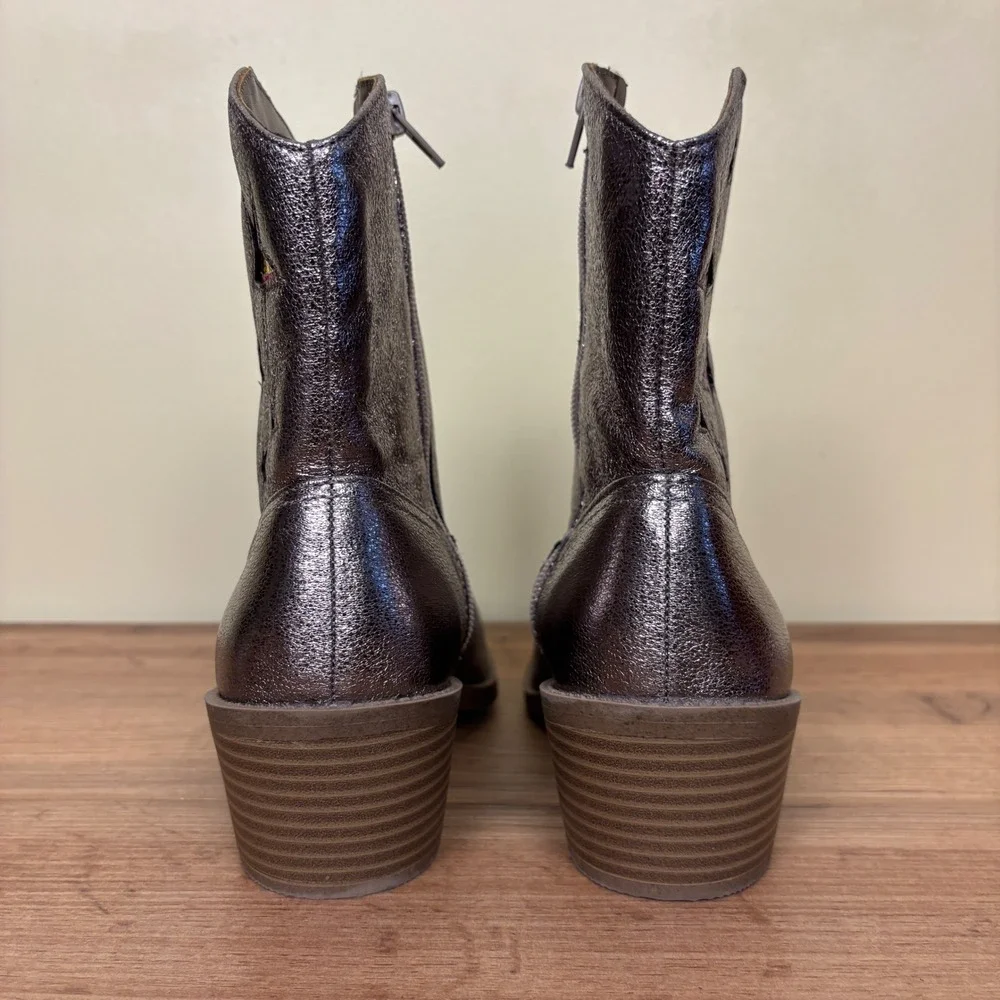 STEVE MADDEN Mirey Star Cowboy Boots Pewter Metallic Silver Kids Size 5 Low Heel